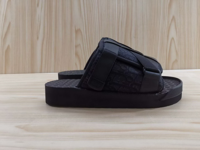 d10r sandal