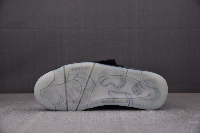 KAWS x Air Jordan 4 Retro 