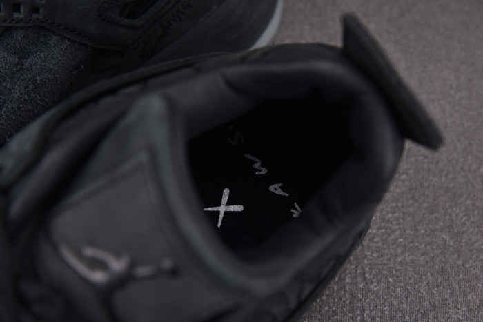 KAWS x Air Jordan 4 Retro 