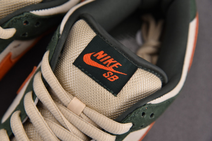 NIKE Dunk SB Low Pro "Eire" 304292-185