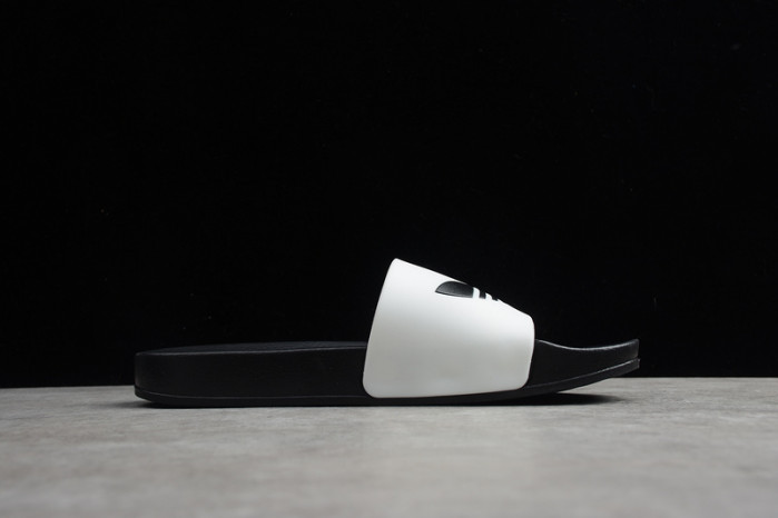 ADILETTE PRIDE SLIPPER H903P176