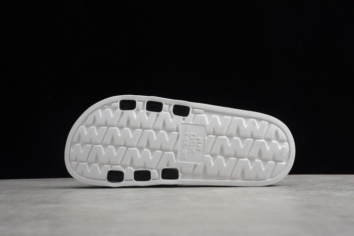 ADILETTE PRIDE SLIPPER H903P177