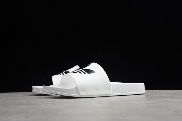 ADILETTE PRIDE SLIPPER H903P178