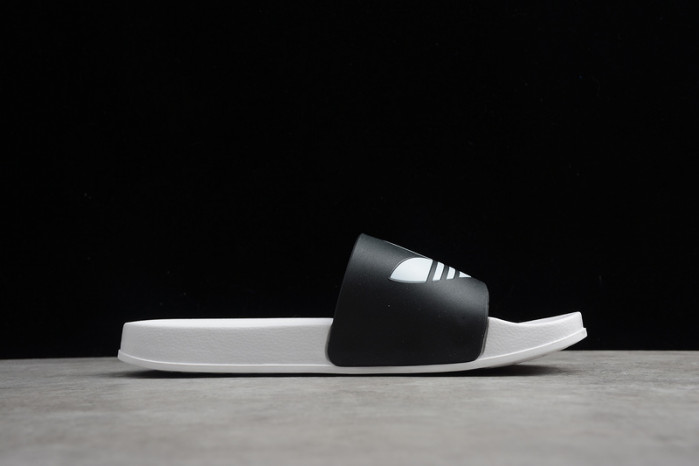 ADILETTE PRIDE SLIPPER H903P180