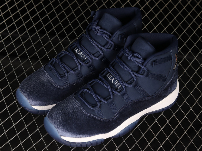 Air Jordan 11 Velvet “Midnight Navy” AR0715-441
