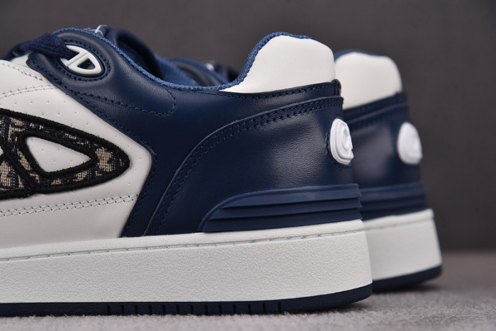 D10R B57 LOW SNEAKER