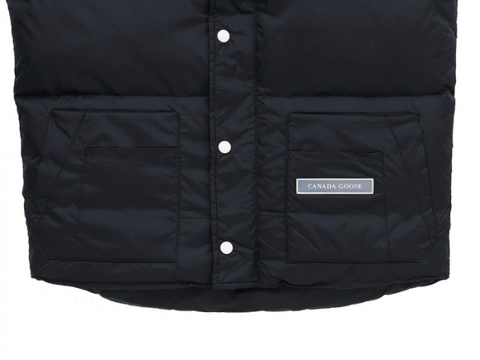 C&NA* G00SE down jacket