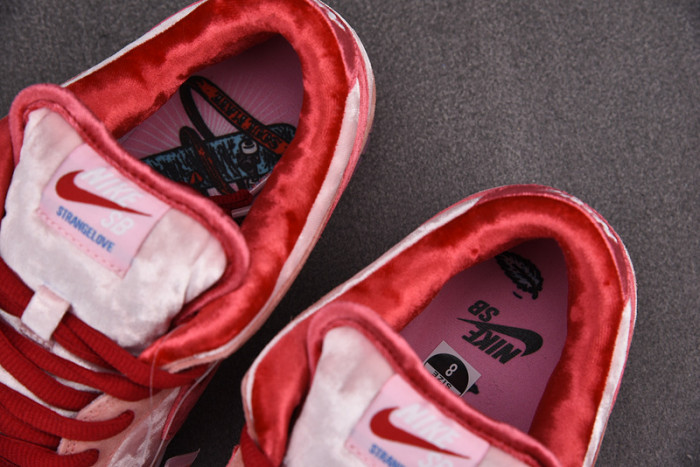 NIKE SB DUNK LOW STRANGELOVE SKATEBOARDS (SPECIAL BOX) - CT2552-800