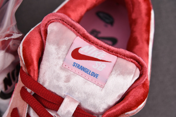 NIKE SB DUNK LOW STRANGELOVE SKATEBOARDS (SPECIAL BOX) - CT2552-800