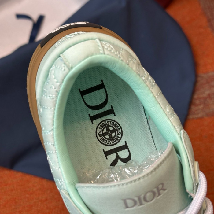 D10R SNEAKER
