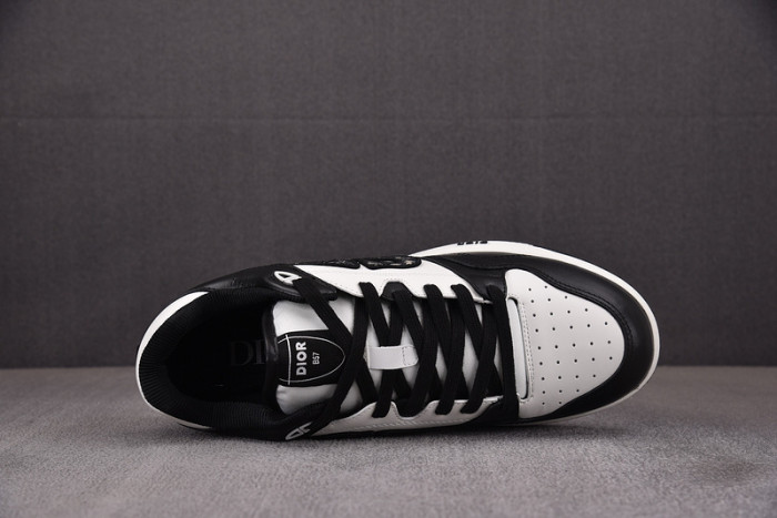 D10R B57 LOW SNEAKER