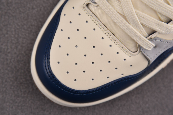 D10R B57 MID SNEAKER