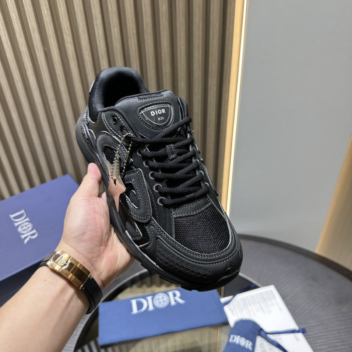 D10R SNEAKER