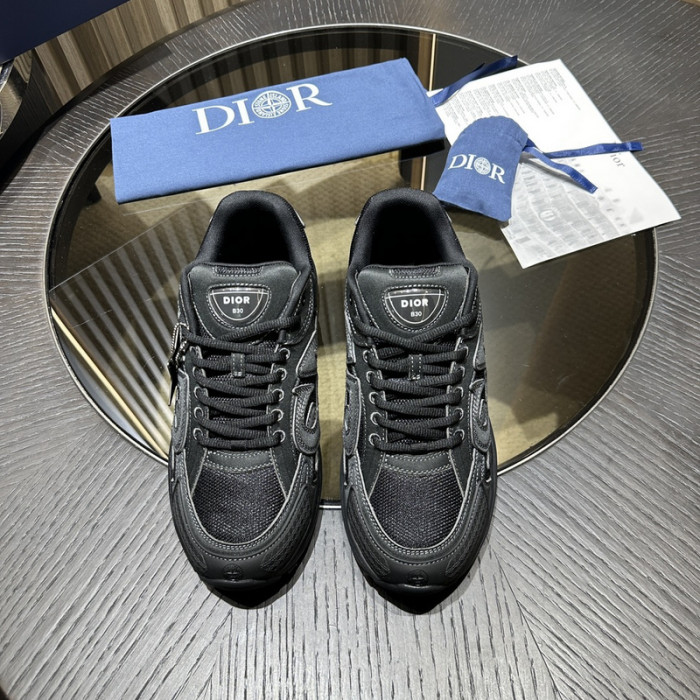 D10R SNEAKER