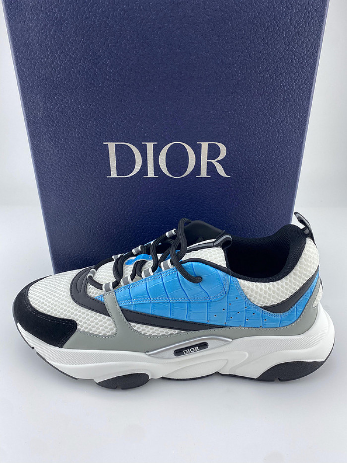 D10R SNEAKER