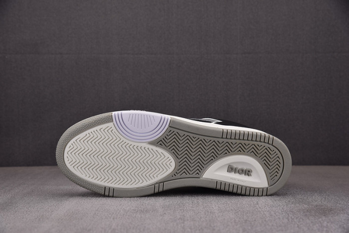 D10R B27 LOW SNEAKER