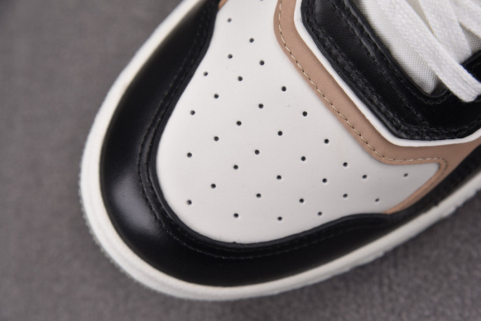 D10R B27 LOW SNEAKER