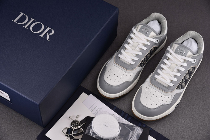 D10R B27 LOW SNEAKER