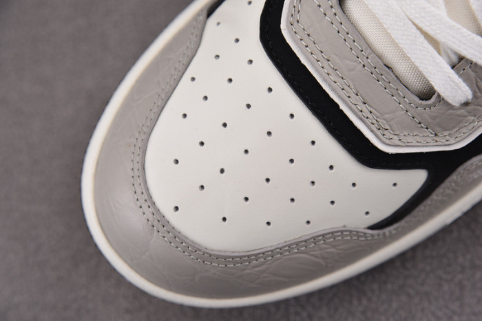 D10R B27 LOW SNEAKER