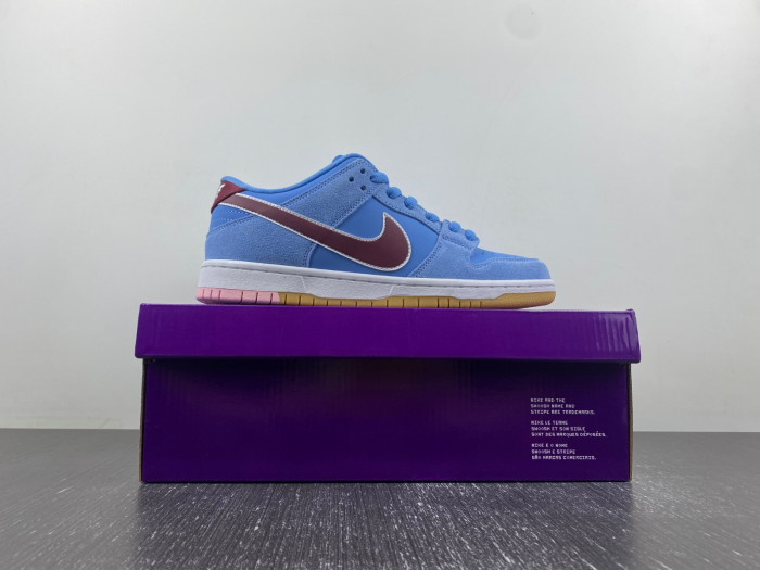 Nike Dunk SB Low PRM “Phillies” DQ4040-400