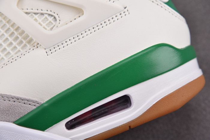 Nike SB x Air Jordan 4 ‘Pine Green’ DR5415-103