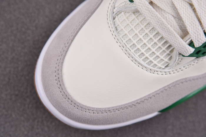Nike SB x Air Jordan 4 ‘Pine Green’ DR5415-103