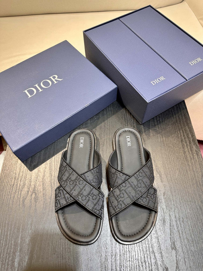 d10r sandal