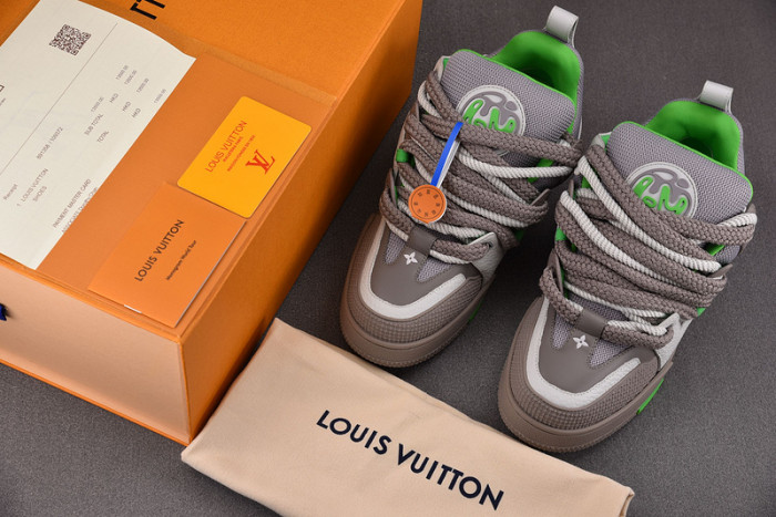 L0VT SNEAKER