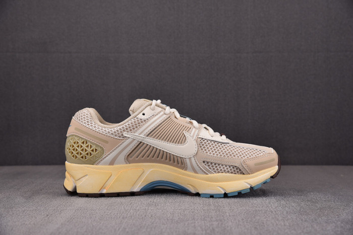 Nike Zoom Vomero 5 Oatmeal (Women