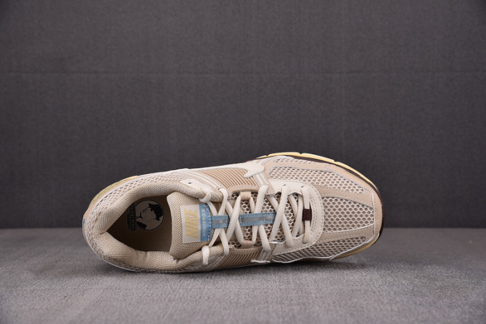 Nike Zoom Vomero 5 Oatmeal (Women