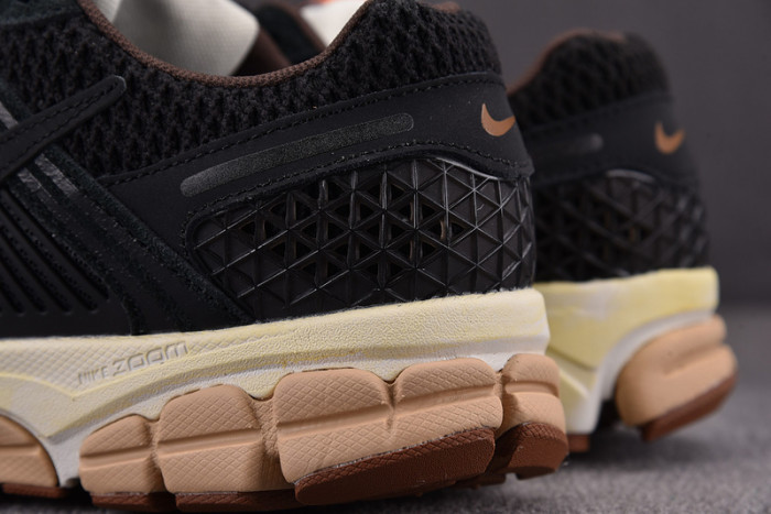 NK Air Zoom Vomero 5 “Black Sesame” FD0533-010