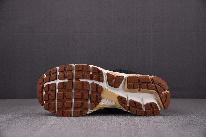 NK Air Zoom Vomero 5 “Black Sesame” FD0533-010