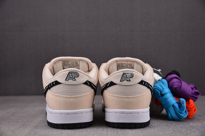 Albino & Preto x NK Dunk SB Low "Pearl White" FD2627-200