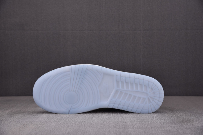 WMNS Air Jordan 1 Low “Emerald Rise” FN8899-131