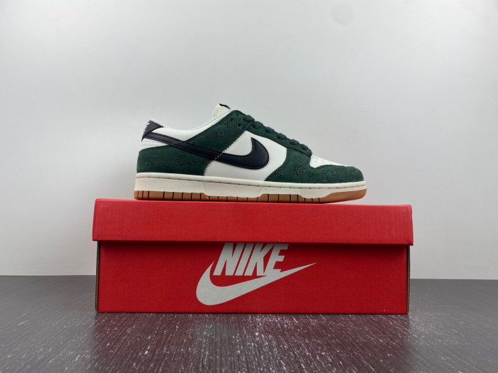 Nike Dunk Low WMNS Green Snake FQ8893-397