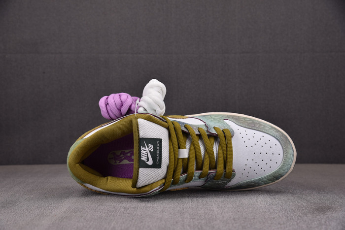 Nike SB Dunk Low Alexis Sablone Chameleon  HJ3386-300