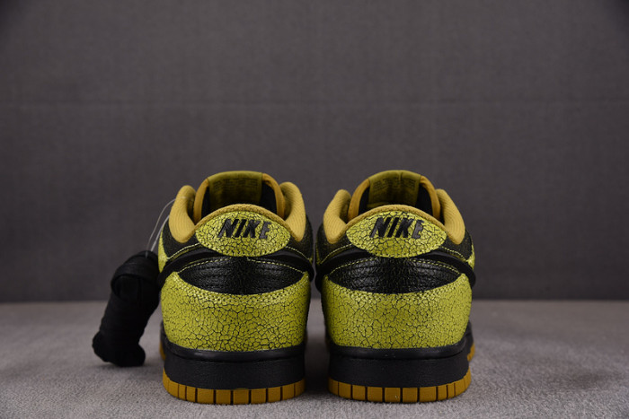 Nike Dunk Low QS Halloween Skull HV6103-300
