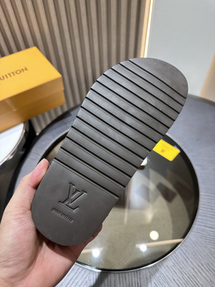 L0VT SANDAL