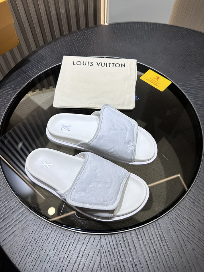 L0VT SANDAL