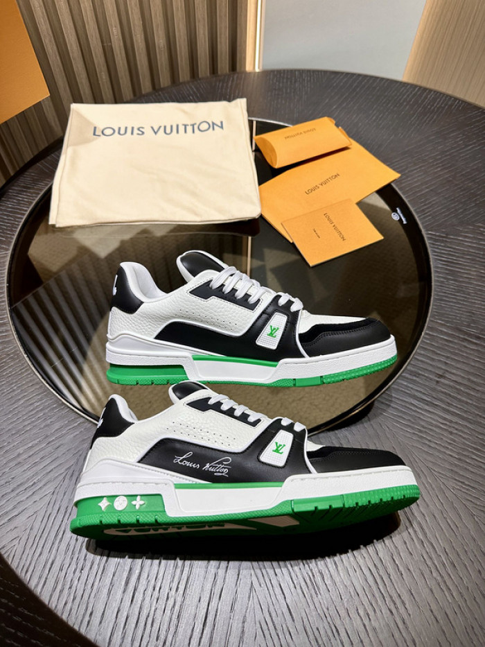 L0VT SNEAKER