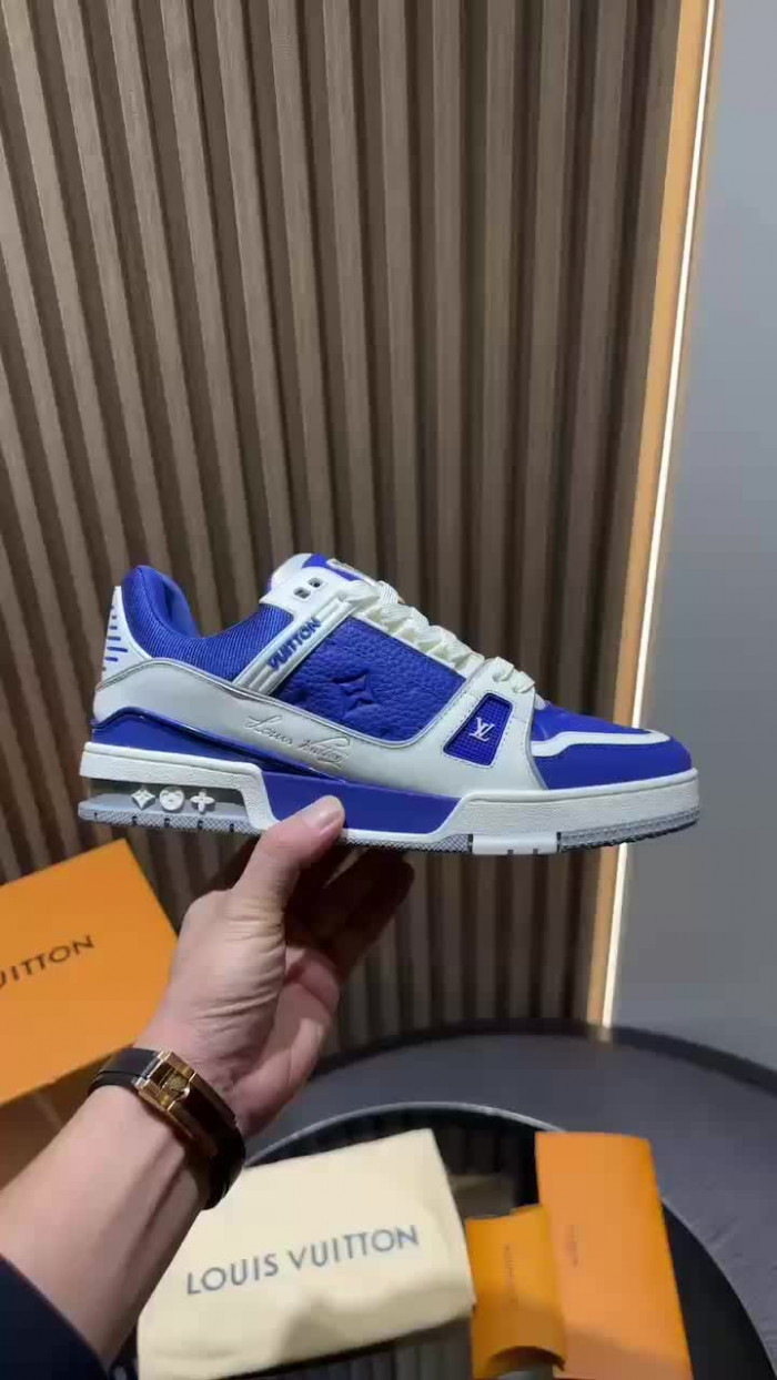 L0VT SNEAKER