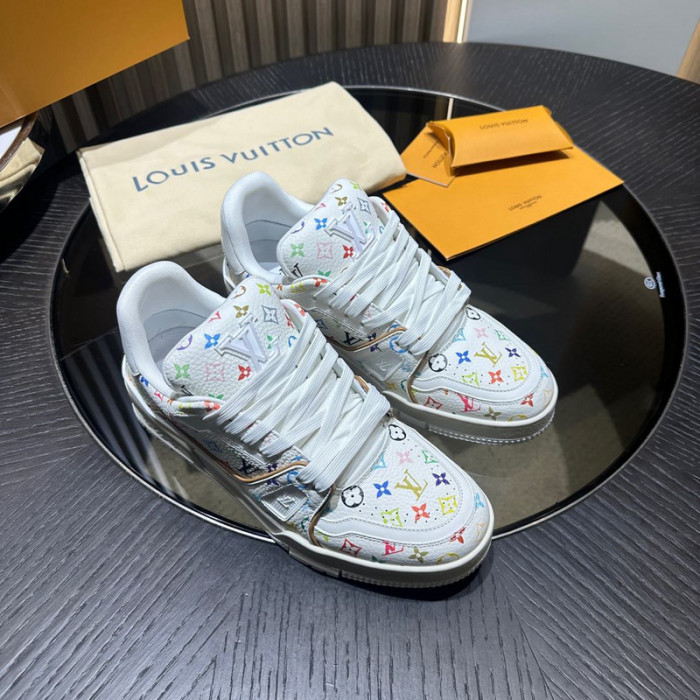 L0VT SNEAKER