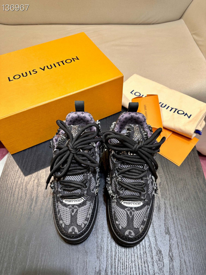 L0VT SNEAKER