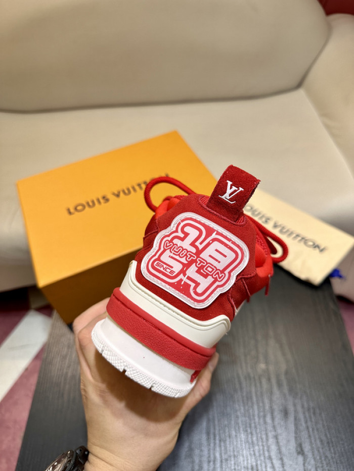 L0VT SNEAKER