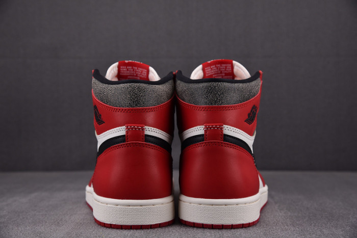 Air Jordan 1 Retro High OG Chicago Lost and Found DZ5485-612