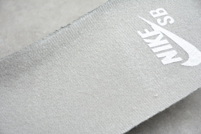 NIKE SB DUNK LOW SUMMIT WHITE WOLF GREY - AR0778-110